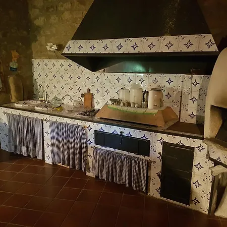 The Queen Country house *